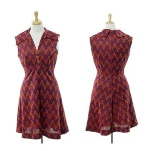 True Vintage Mod Dress V-Neck Wing Collar Dress